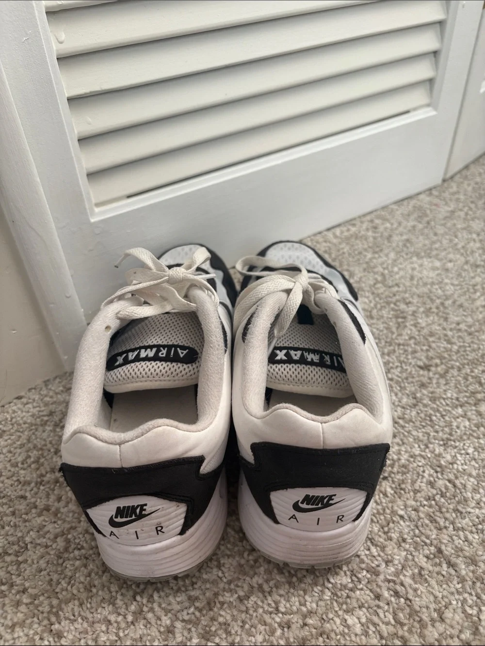 Nike Women’s 7.5 Air Max Sneakers